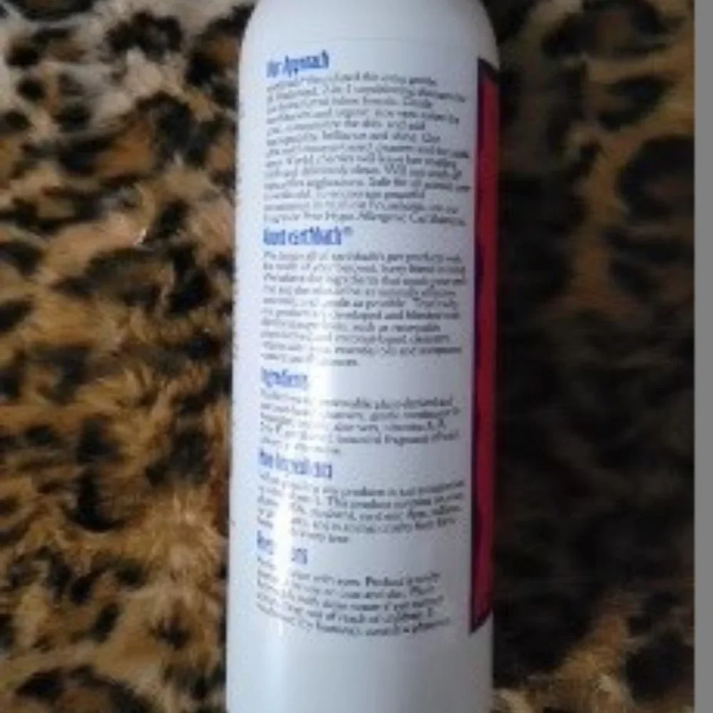 Cat Shampoo Earthbath Natural.. Bran New! Safe for Kittens! .. Luv The Smell